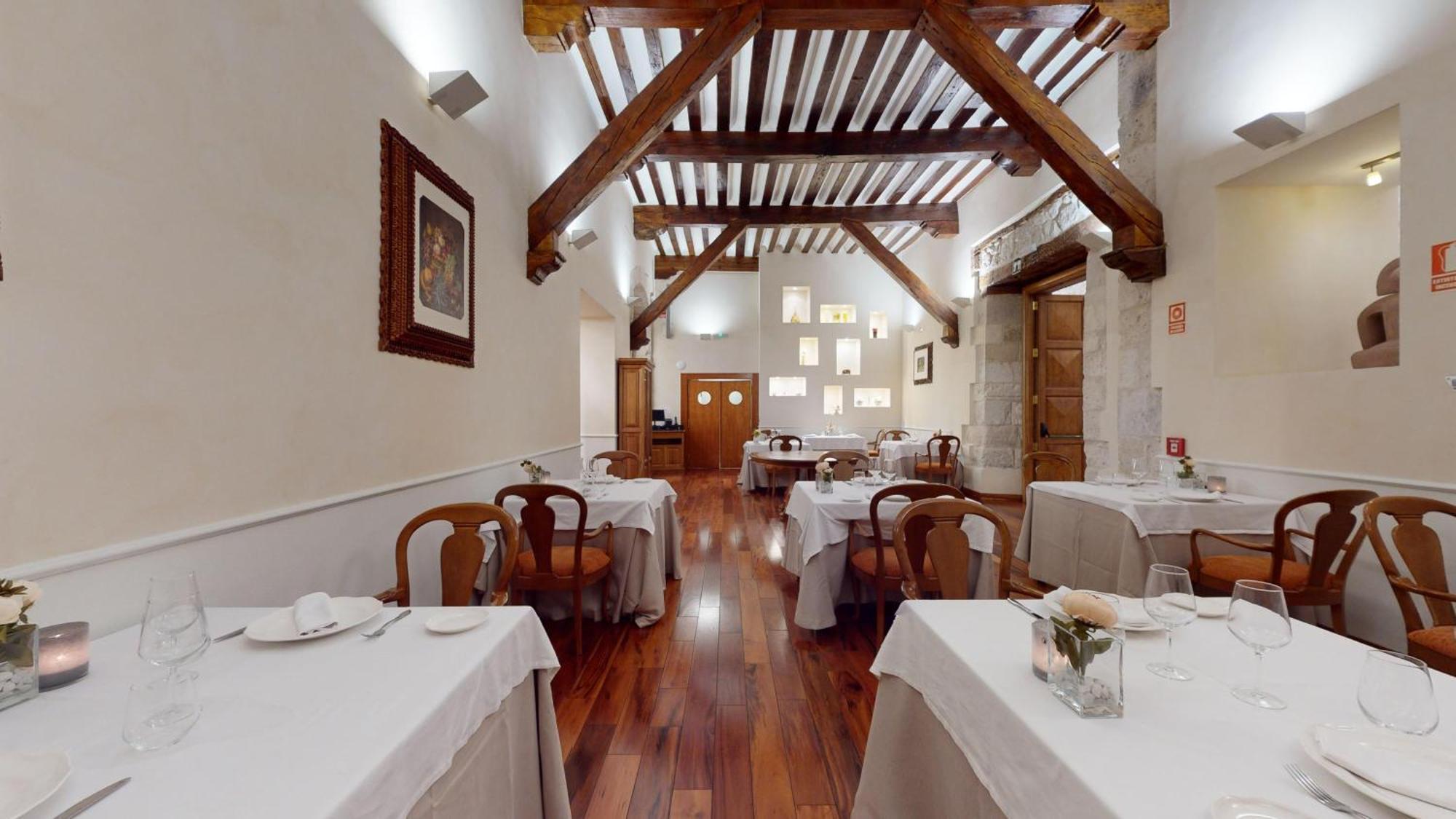 Azz Penafiel Las Claras Hotel & Spa ภายนอก รูปภาพ