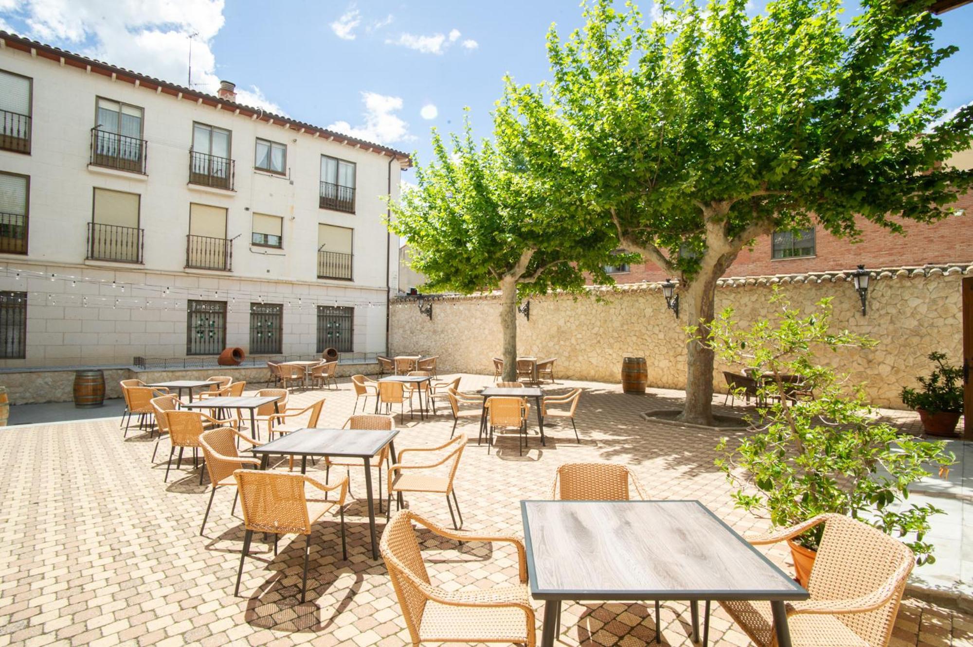 Azz Penafiel Las Claras Hotel & Spa ภายนอก รูปภาพ