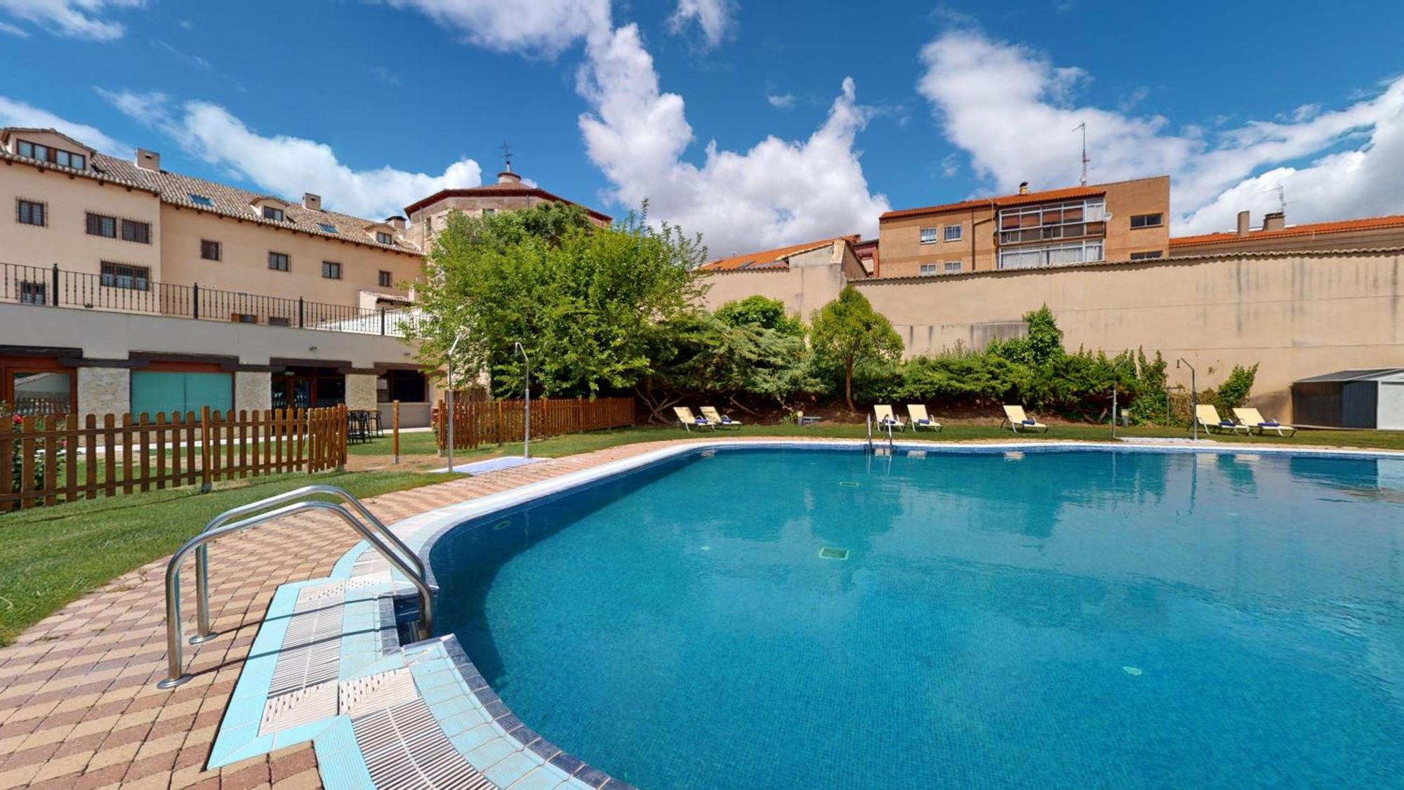 Azz Penafiel Las Claras Hotel & Spa ภายนอก รูปภาพ