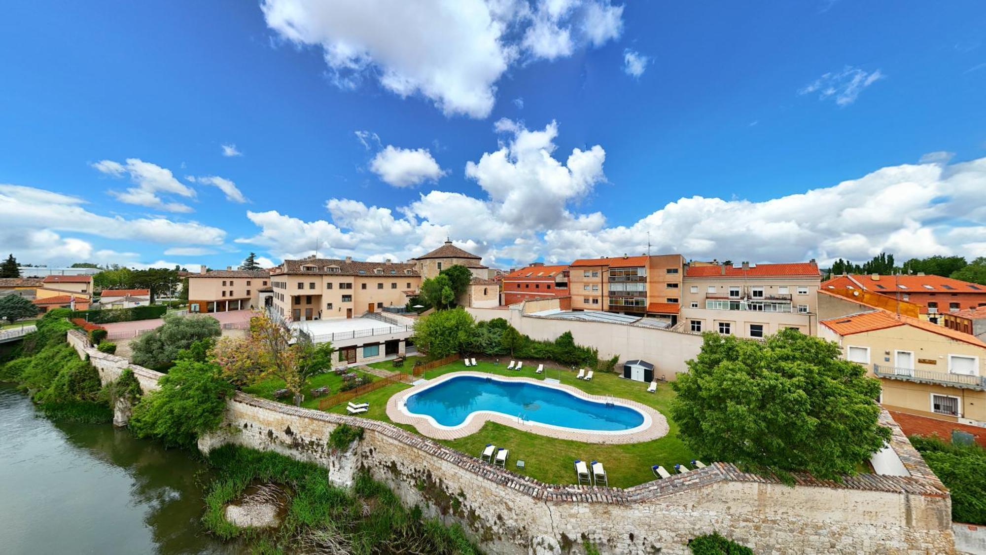Azz Penafiel Las Claras Hotel & Spa ภายนอก รูปภาพ