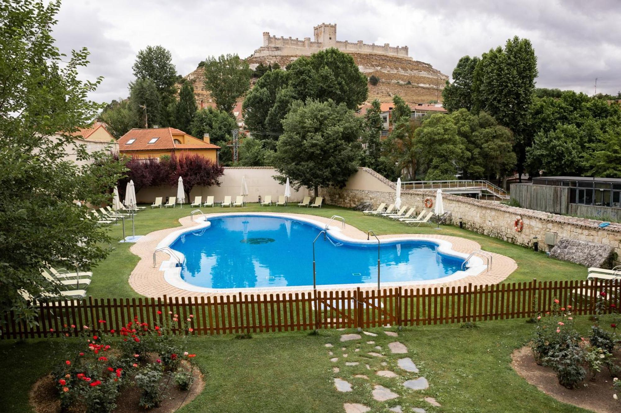 Azz Penafiel Las Claras Hotel & Spa ภายนอก รูปภาพ