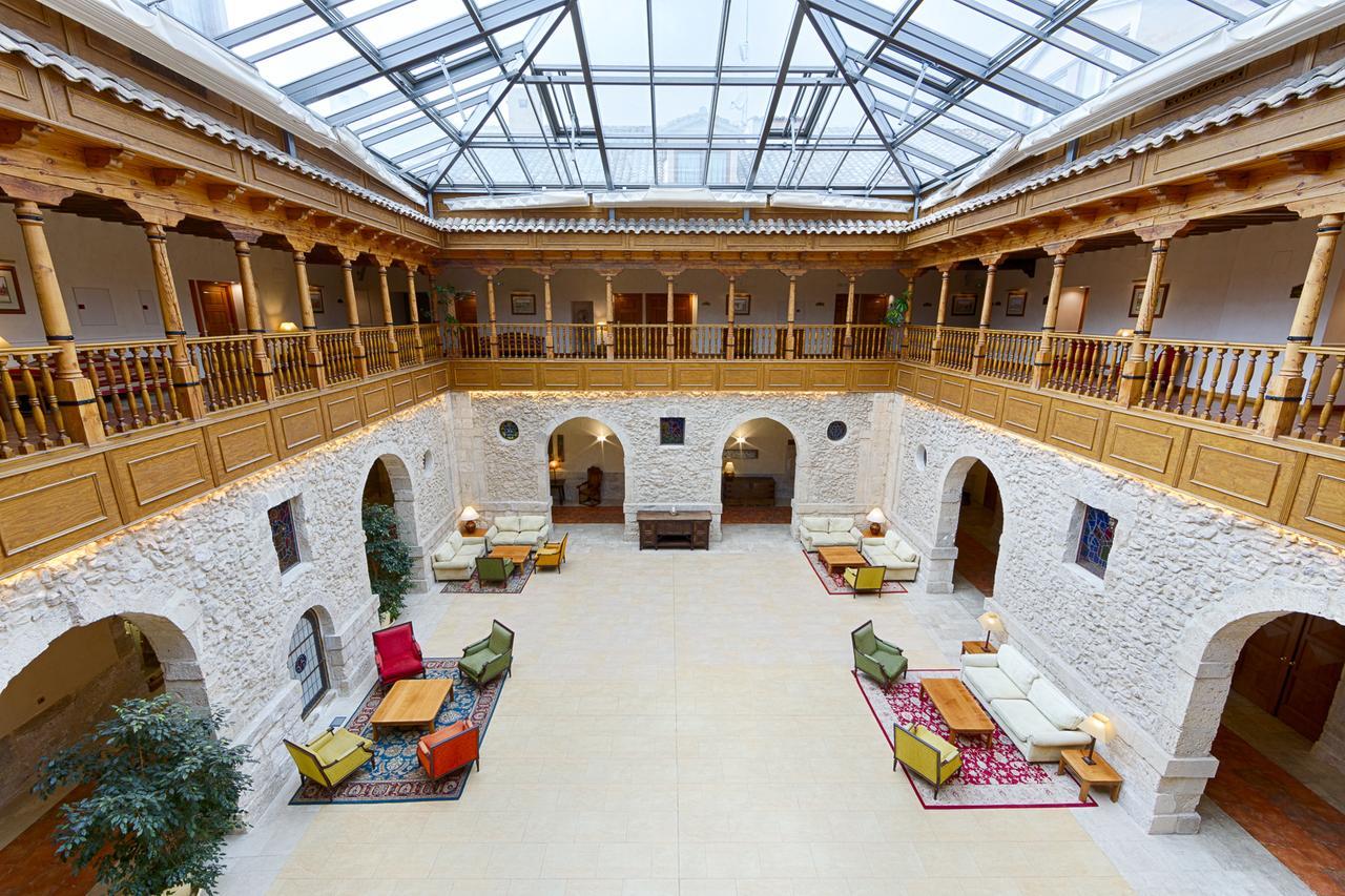 Azz Penafiel Las Claras Hotel & Spa ภายนอก รูปภาพ