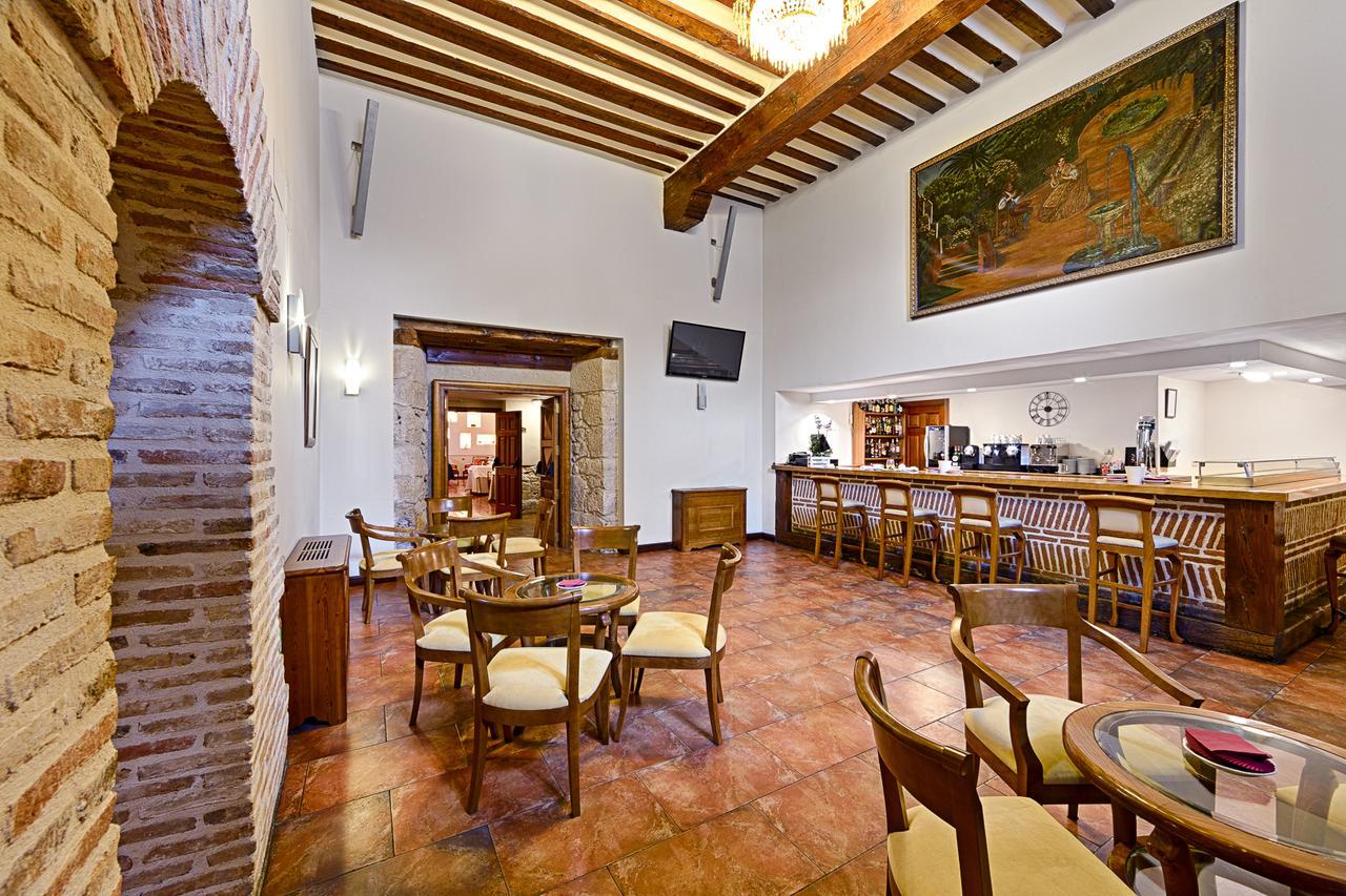Azz Penafiel Las Claras Hotel & Spa ภายนอก รูปภาพ