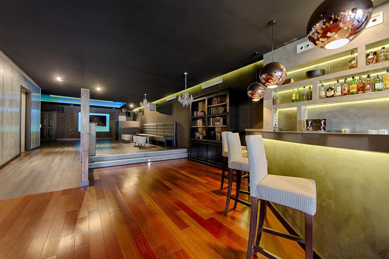 Azz Penafiel Las Claras Hotel & Spa ภายนอก รูปภาพ