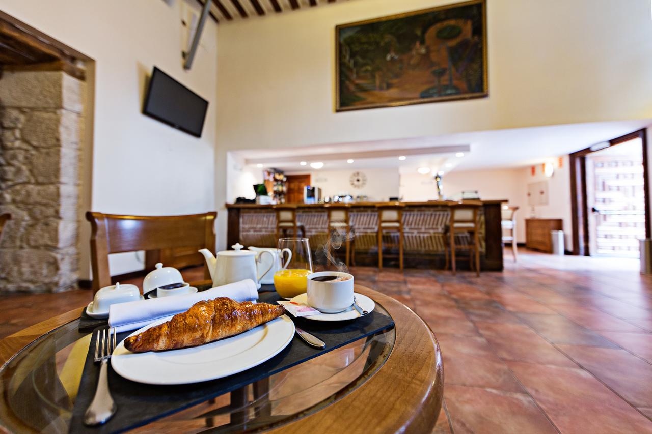 Azz Penafiel Las Claras Hotel & Spa ภายนอก รูปภาพ