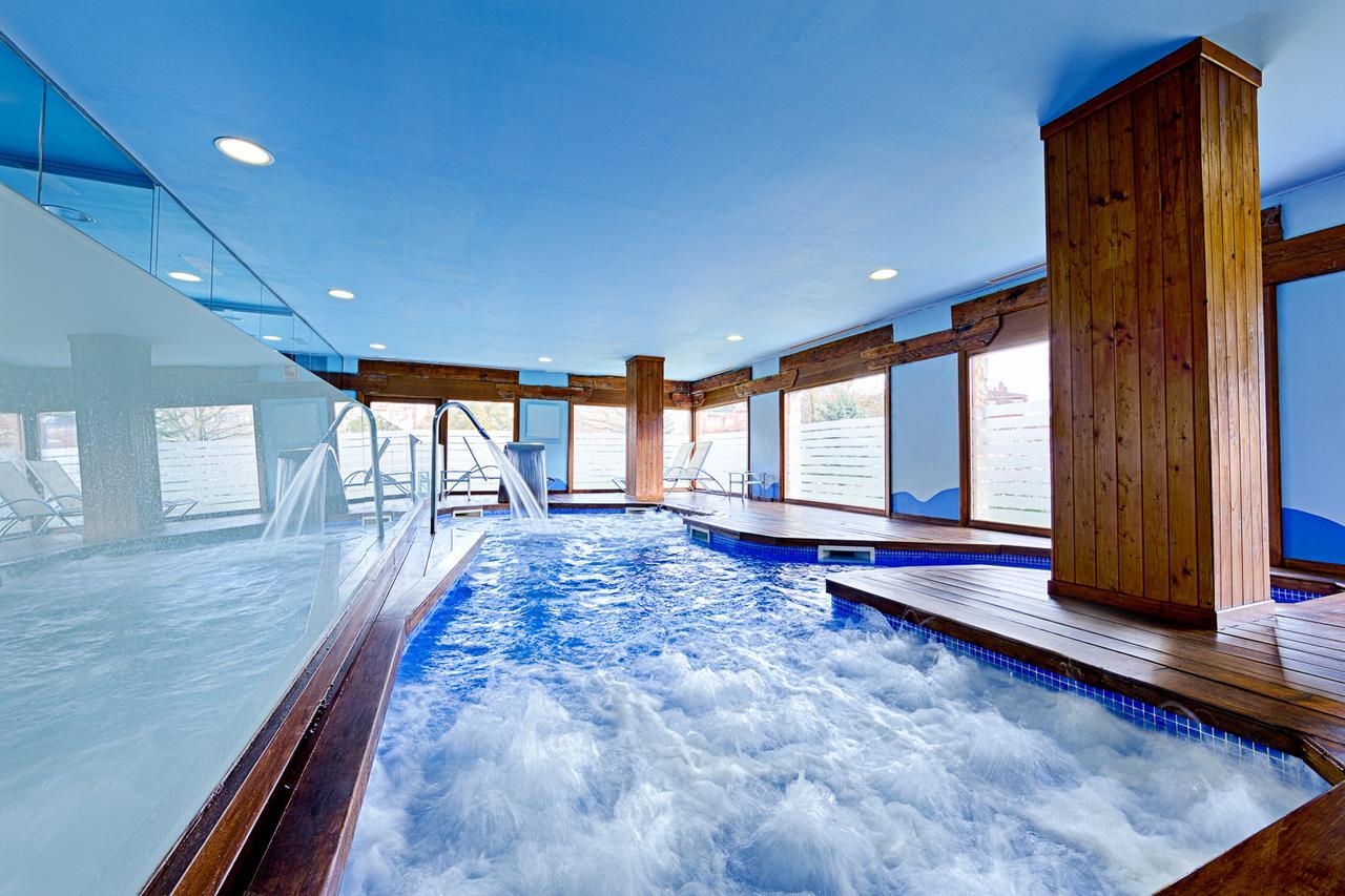 Azz Penafiel Las Claras Hotel & Spa ภายนอก รูปภาพ