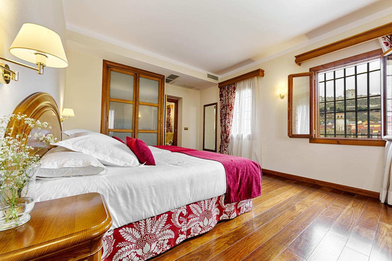 Azz Penafiel Las Claras Hotel & Spa ภายนอก รูปภาพ