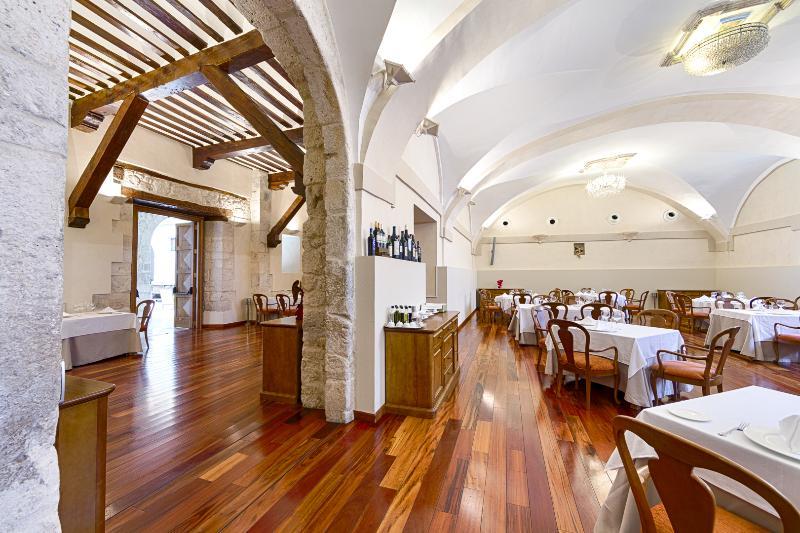 Azz Penafiel Las Claras Hotel & Spa ภายนอก รูปภาพ